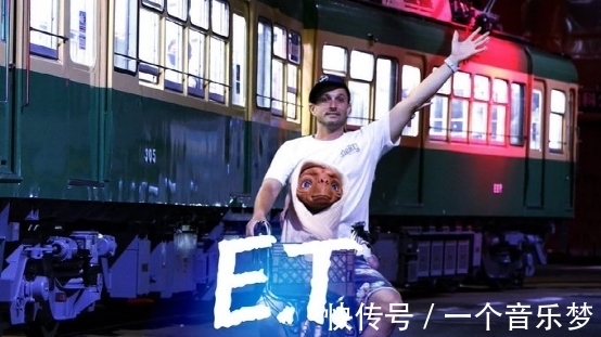 电车迷|被日本电车迷攻击的外国人,成为了日推上最火的网红