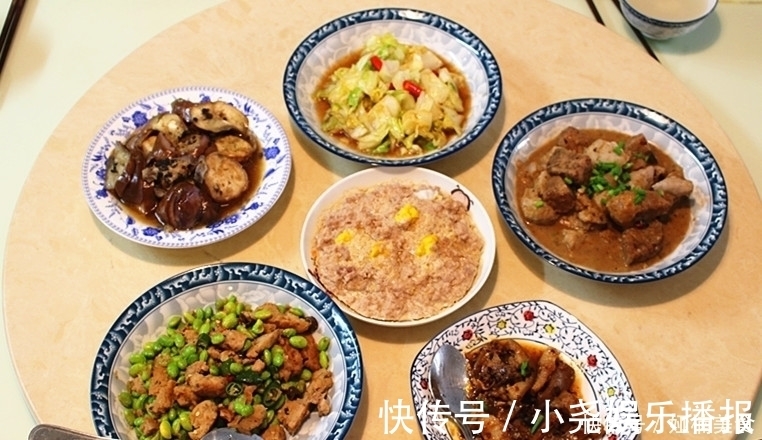 美味|爸爸下厨做的晚餐,普通食材美味下饭,比在饭店吃还解馋