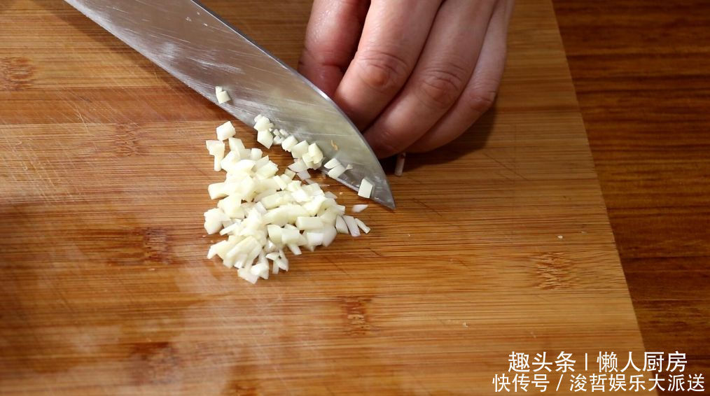 豇豆|豇豆大量上市,别只会炒着吃,教你凉拌的做法,吃着爽脆,口感好