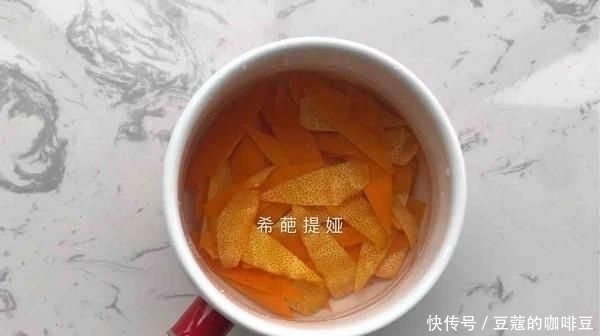 喉咙|嗓子痒总想咳嗽的人，拿它当零食吃，化痰液润喉咙，不懂可惜了