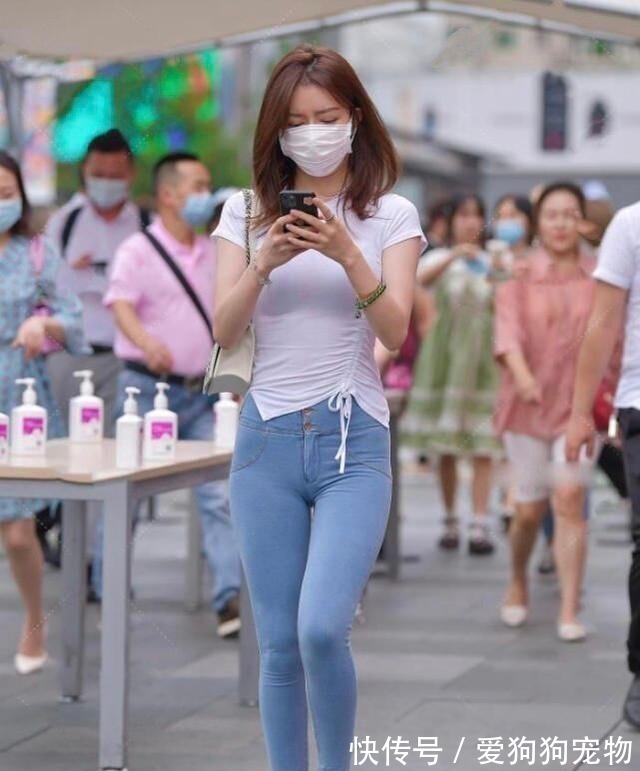 长裤 打底裤自带仙气，整体搭配显得大方得体，潮范十足！