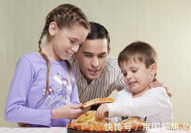 父母|3岁小姐姐帮忙哄双胞胎弟,等来的却是一记耳光,让人心拔凉拔凉