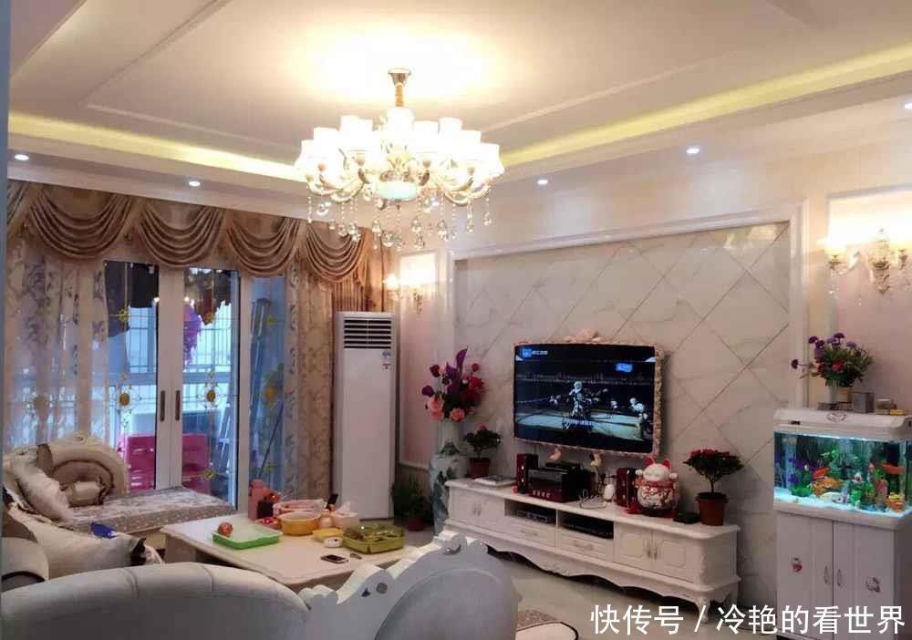 衣柜|晒晒姐姐住了一年的新房,头次看到衣柜里藏了个卫生间,太尬了