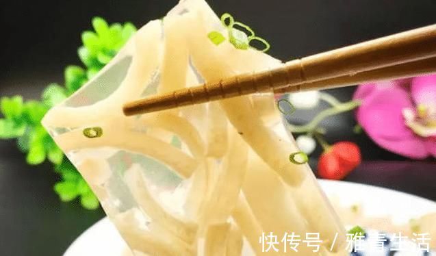口感|煮猪皮冻，加多少水合适？记住1个比例，口感软滑，易成型更透明