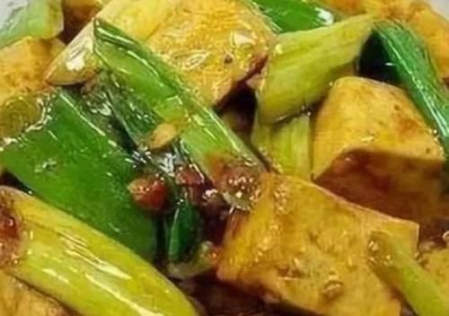  大葱|美食优选：椒盐猪里脊，水煮杏鲍菇，大葱烧豆腐，红烧排骨的做法