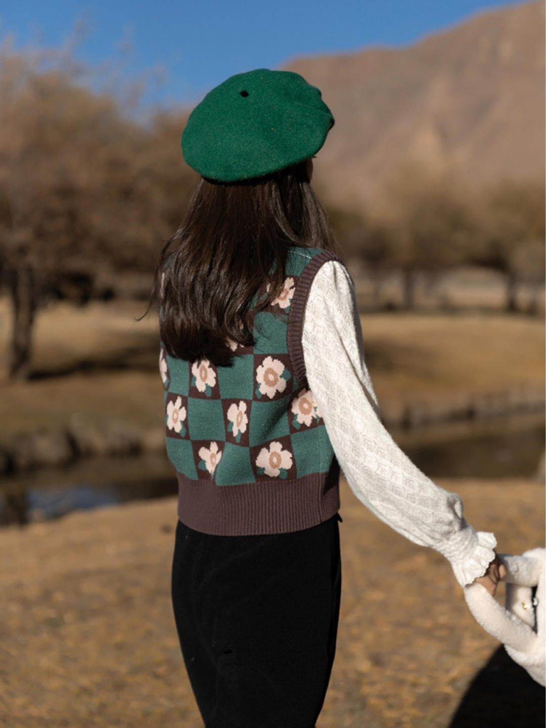 冬天|这个冬天还只会穿羽绒服?一件棕色大衣完全就能够搞定这个冬天,让你穿出女神范!