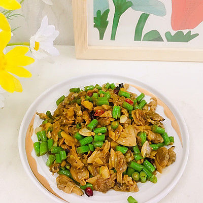 豇豆炒花甲肉 粉紫色