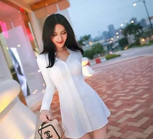 别有一番风味的衬衫裙，演绎“裤子消失”效果