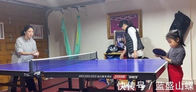 乒乓球|刘国梁家中报喜!女儿实现冠军三级跳,他真比邓亚萍明智!