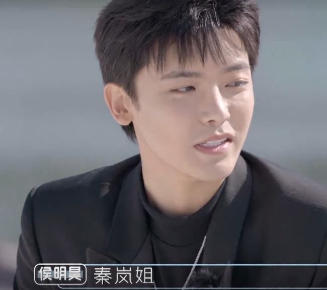 女方|侯明昊约会李一桐，态度冷淡嫌弃女方太做作！却看上大18岁的秦岚