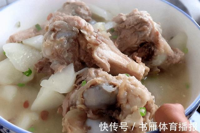 虾皮|即使骨质疏松也要补钙,但不能喝骨头汤,而是这2种真正补钙食物