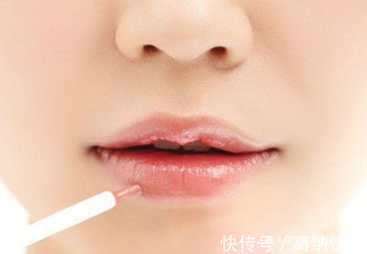 口红 女人涂口红时,牢记这“3不要”,否则再贵的口红也涂不出效果