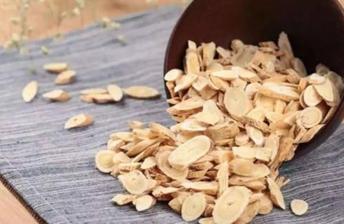 体质|夏天炎热须补气！选用黄芪不上火！补气、生血、改善体质更长寿