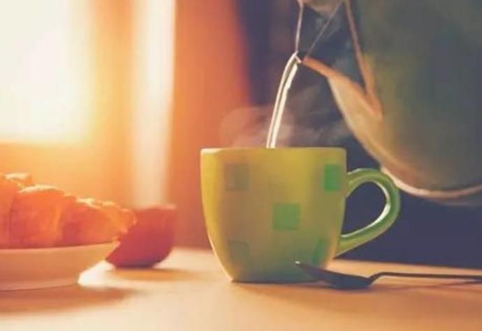 長期喝燒開的自來水,不喝礦泉水,身體會變成什么樣長見識了