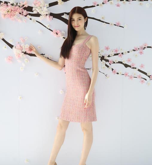 何穗|蔡徐坤录制跑男时,全程只拉着一个女生,看清是谁后粉丝彻底酸了