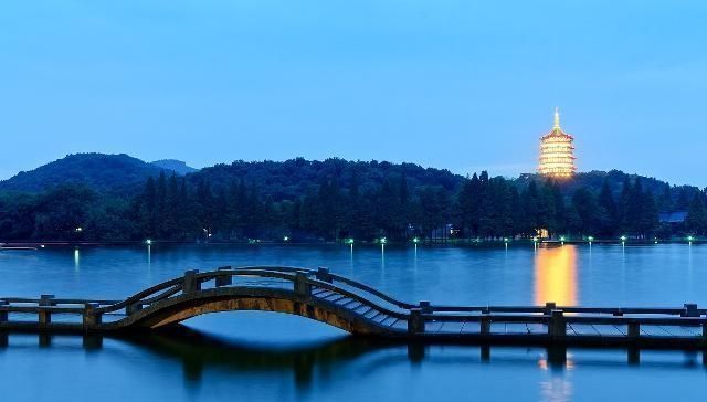 无人|一副难倒苏轼的上联,900多年无人对出下联,34年前一现代人对出