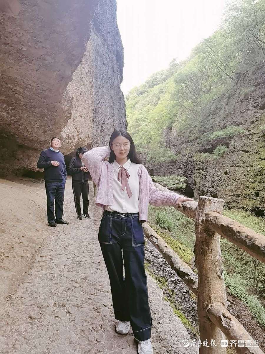 齐鲁晚报$我的新年心声｜一双儿女学业有成让人欣慰，来年期盼家人平安健康