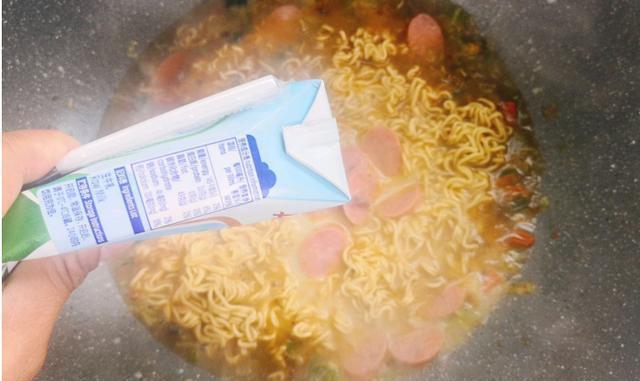 造就|原来泡面还可以这样吃,配上香浓的芝士,造就不一样的美味