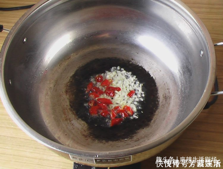 骨头|补钙第一菜找到了,比喝骨头汤强,一分钱不花,补钙质,骨骼强壮