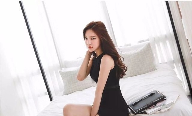 性感|写真:身姿卓越的小姐姐身穿性感紧身裙,尽显女性曼妙曲线