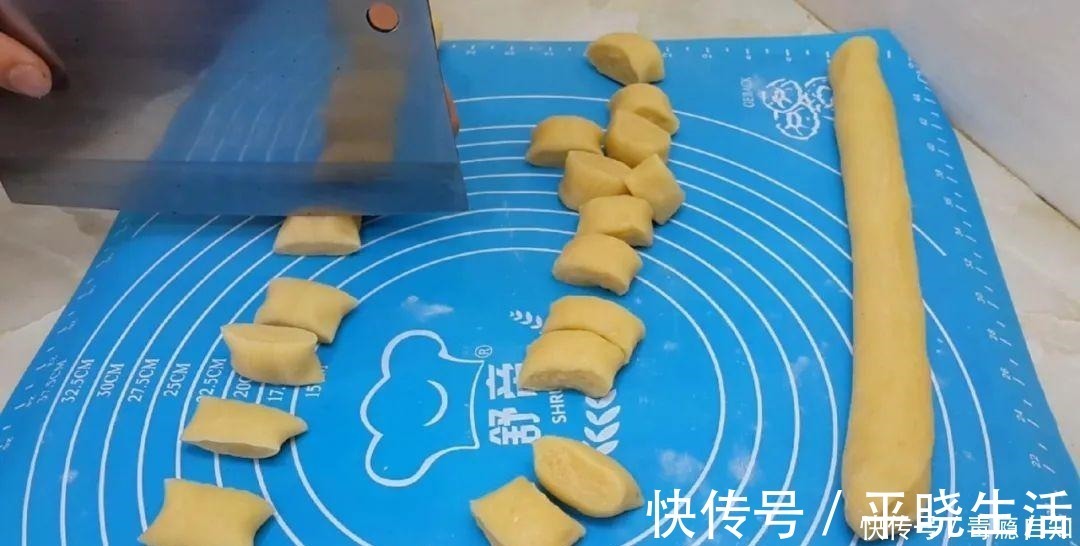 馒头|面粉别炸油条,不发面不用拷,外皮焦脆又香甜,比麻团面包都好吃