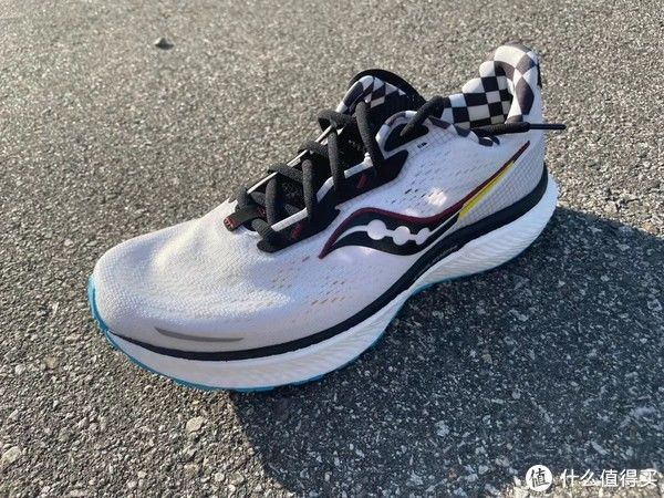 多威 买鞋只认耐克阿迪?看看这5双跑鞋,每一款都是超高性价比!