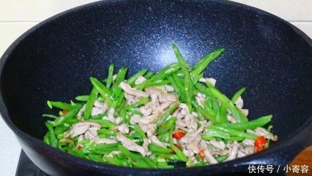 晒晒我家晚餐,3人3菜1主食,荤素搭配,粗细粮混搭,营养更均衡