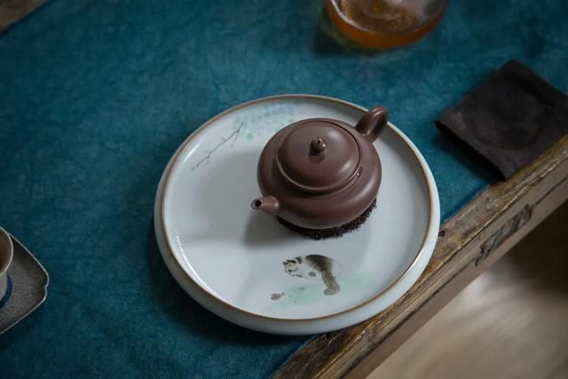 汝窑|月白汝窑干泡盘随时可以吸的喵星人,“吸猫”一族必入