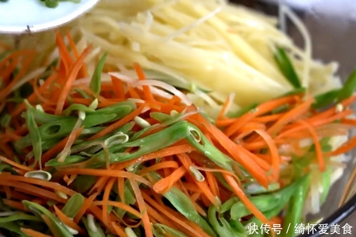 外酥|土豆别再炒着吃了,教你新做法,外酥里嫩,营养丰富,家人的最爱