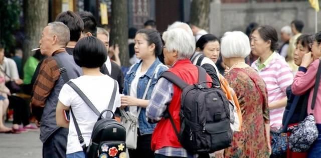 打造|为老年游客量身打造，“夕阳红”老年旅行团，真的适合老年人吗？