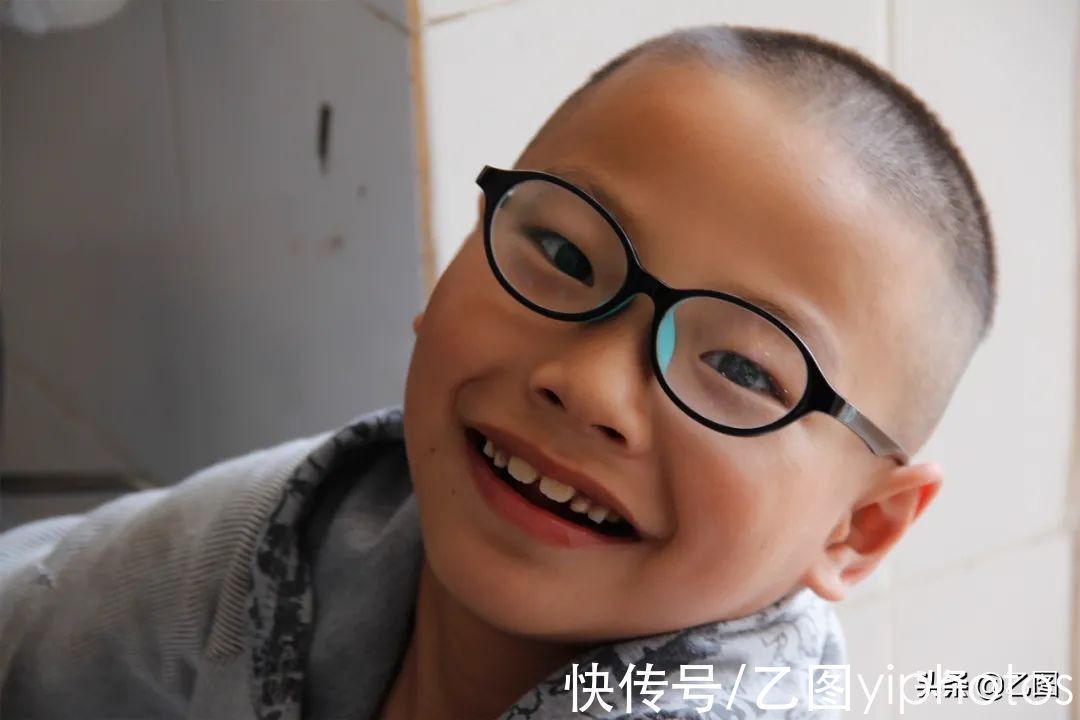 小楷|儿子患病,医生说没希望亲朋建议放弃,妈妈坚持8年迎来奇迹