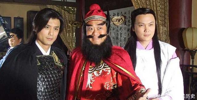 皇帝|两个因太丑被皇帝取消状元的人，一个羞愧自尽，另一个怒毁皇权！