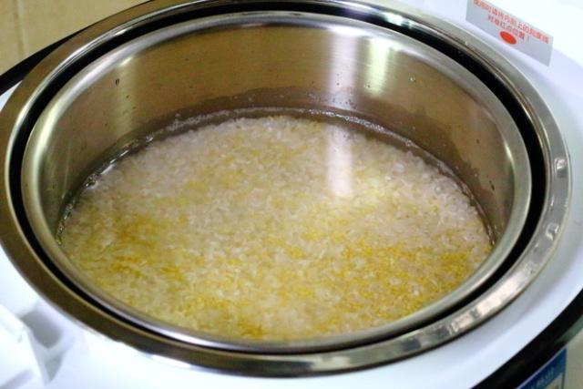 紫薯吃不完千万别扔，学我这么做，家人要求一周做5次，很香甜