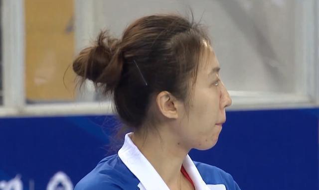 孫海平|丁霞被替換下，孫海平替補登場，遼寧女排大比分2-1領(lǐng)先了