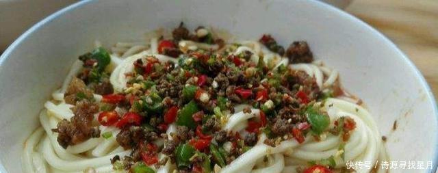 面馆|这家面馆只营业半天,当地人每天都要赶着吃