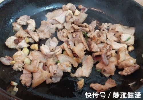 氨基酸|天多吃此菜，6元1斤，筋络通腿脚利索，和肉一起炒，超级香