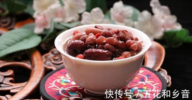 真红糖|50岁姑姑女人秋天要常喝这汤，美味又营养，面如桃花好入秋！