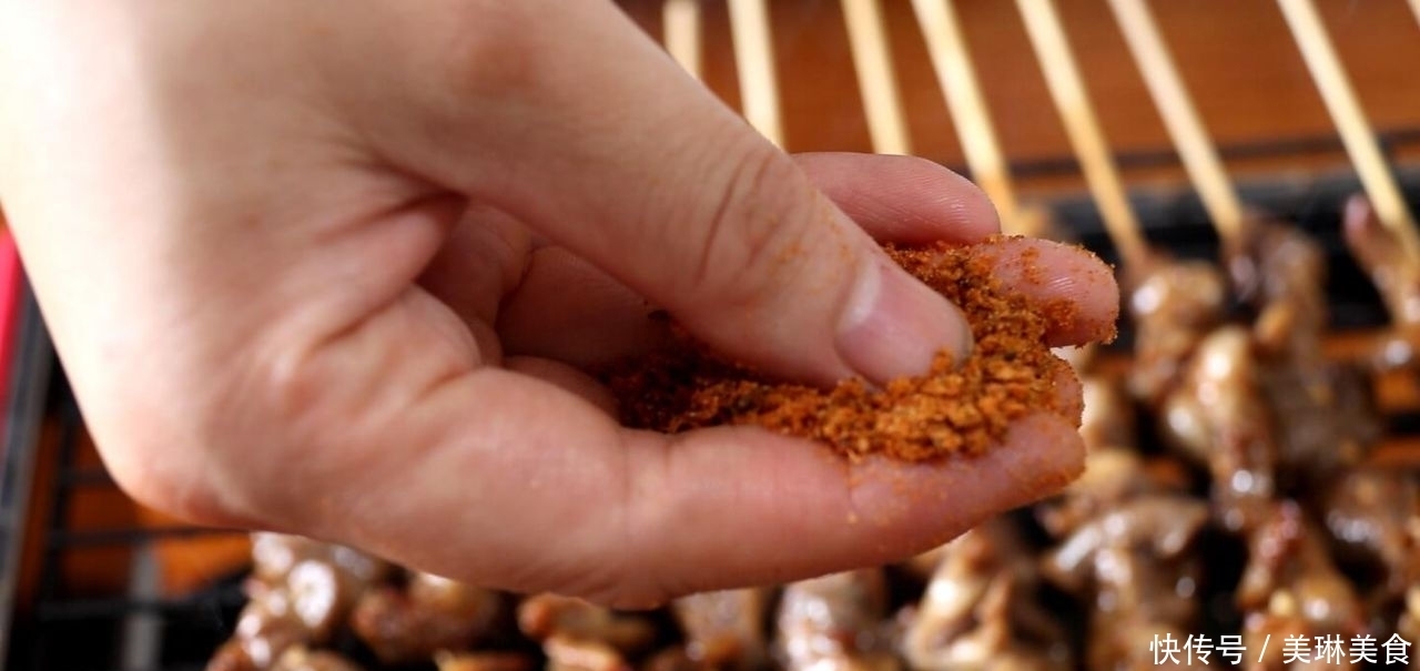 不用焯水,不用油炸,不用炒,教你孜然鸡胗的做法,越吃越香