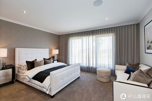 木饰面|卧室背景墙别放空，这样设计美极了