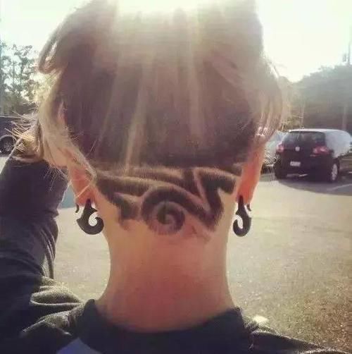 发量多？正好试试这款发型