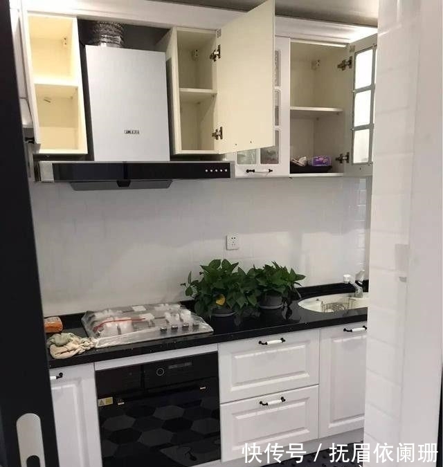 墙面|同事婚房, 头一次见阳台安装拖把池, 厨房地砖真的好漂亮