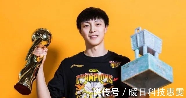 胡明轩|惨败30分也要夸!面对8名NBA球员狂砍24分!你超级高水平!