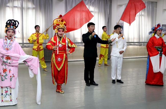 年轻人|宁夏银川：“圈粉”年轻人 老戏曲唱出新生命