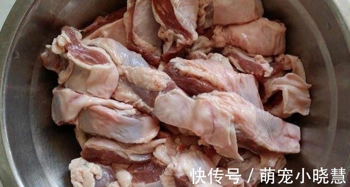 猪肉|猪身上这块肉最香,一头猪才有1斤,给钱我都不卖!
