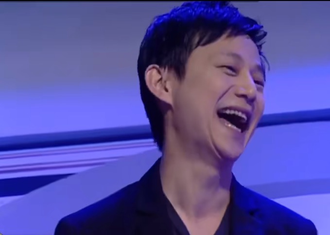 离开了滤镜的何炅长这样，《快本》抄袭被国外公开处刑，太丢人！