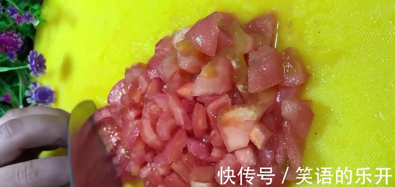 酸辣汤的做法，汤鲜味浓酸辣开胃，既能解酒又能促进食欲