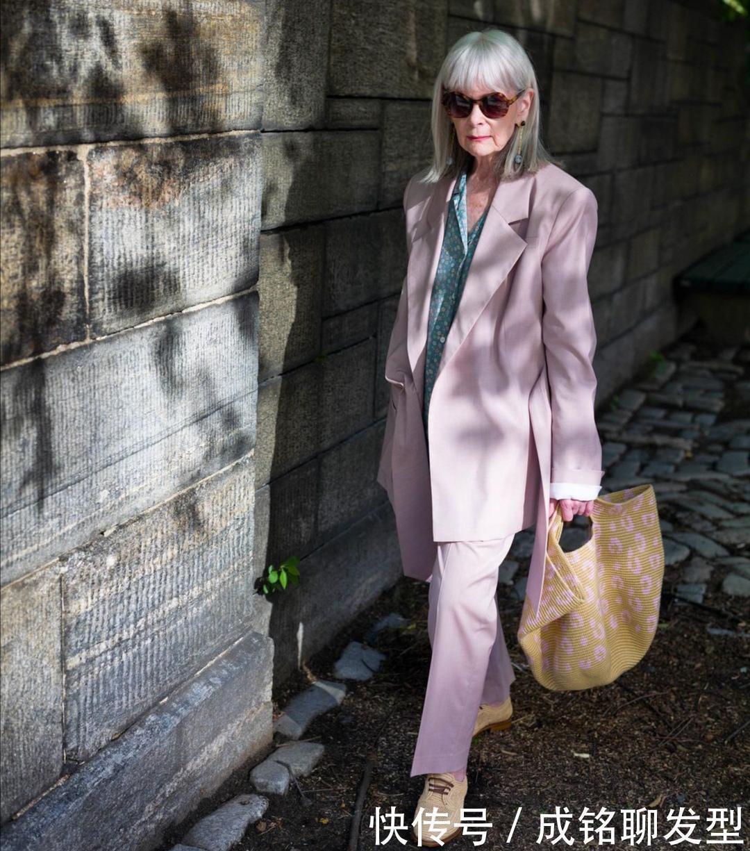 色彩|爱美是不分年龄,六旬奶奶也可以穿出潮范来,时尚感拿捏得妥妥滴