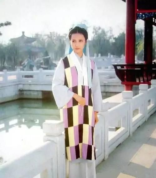  红楼梦|《红楼梦》里的妙玉是皇室的公主