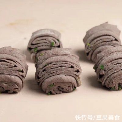 低升糖|万万没想到，让我爱上下厨的竟是黑全麦花卷