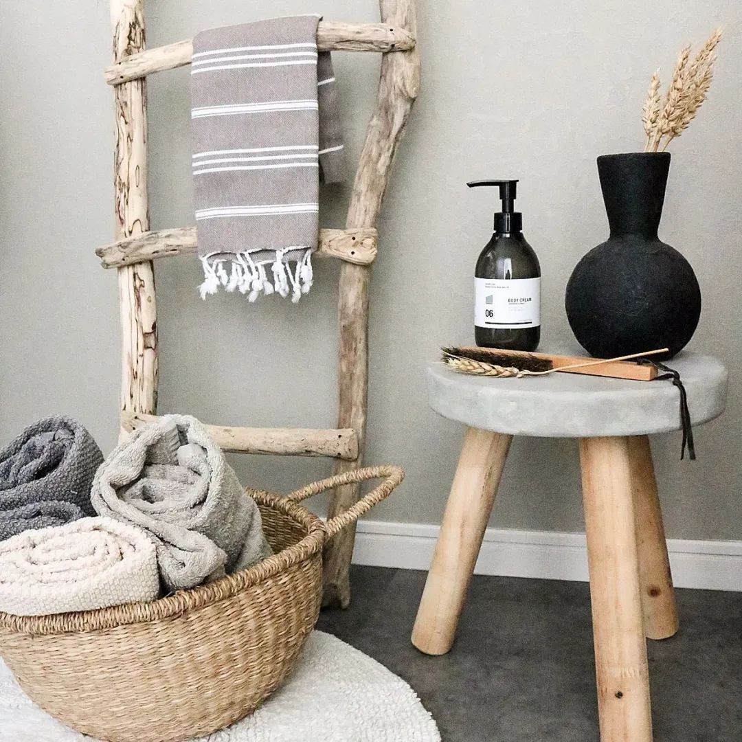 衣架|睡觉前、进门后脱下来的衣服放哪好别傻傻放沙发上了……